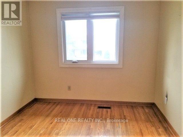 79 Osborne Crescent, Oakville, Ontario  L6H 1G2 - Photo 9 - W12364736