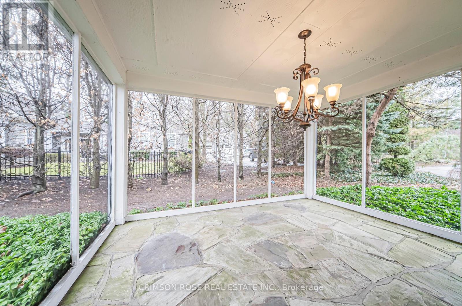40 Birch Hill Lane, Oakville, Ontario  L6K 2N9 - Photo 9 - W12364769
