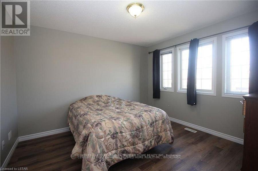 945 Homeview Court, London South, Ontario  N6C 6C1 - Photo 15 - X12364827