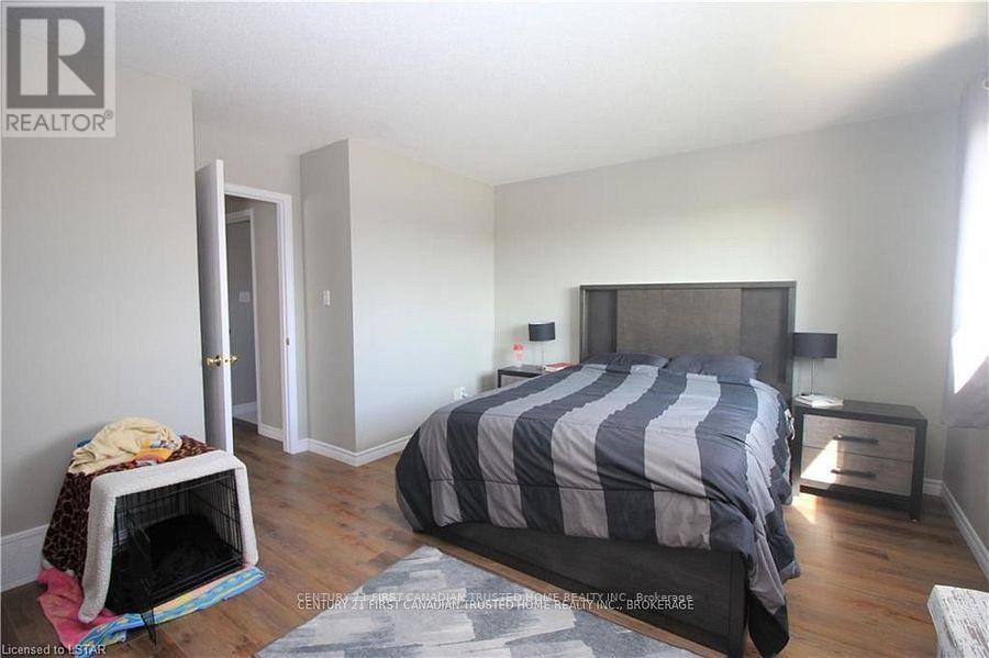 945 Homeview Court, London South, Ontario  N6C 6C1 - Photo 21 - X12364827