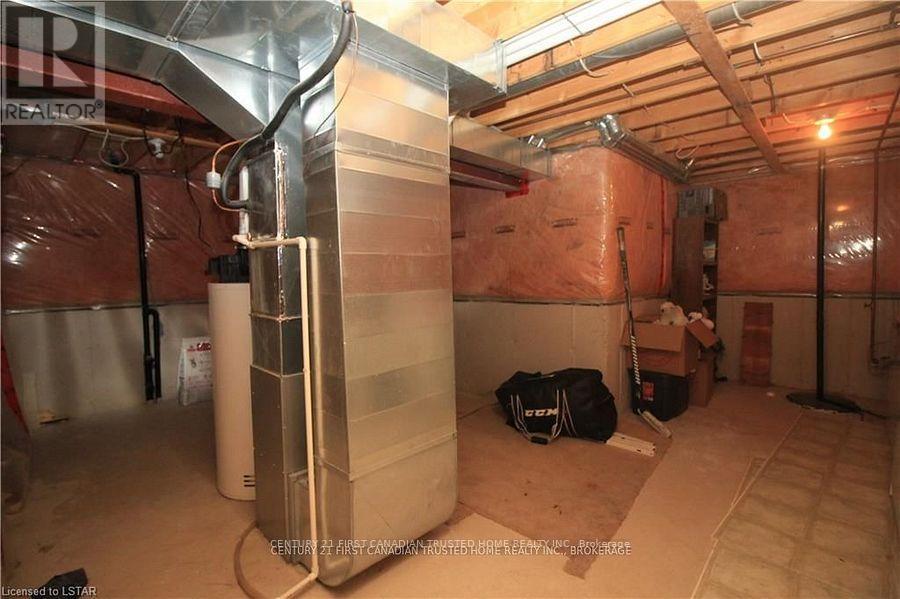 945 Homeview Court, London South, Ontario  N6C 6C1 - Photo 28 - X12364827