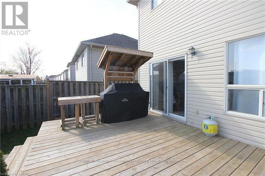 945 Homeview Court, London South, Ontario  N6C 6C1 - Photo 33 - X12364827