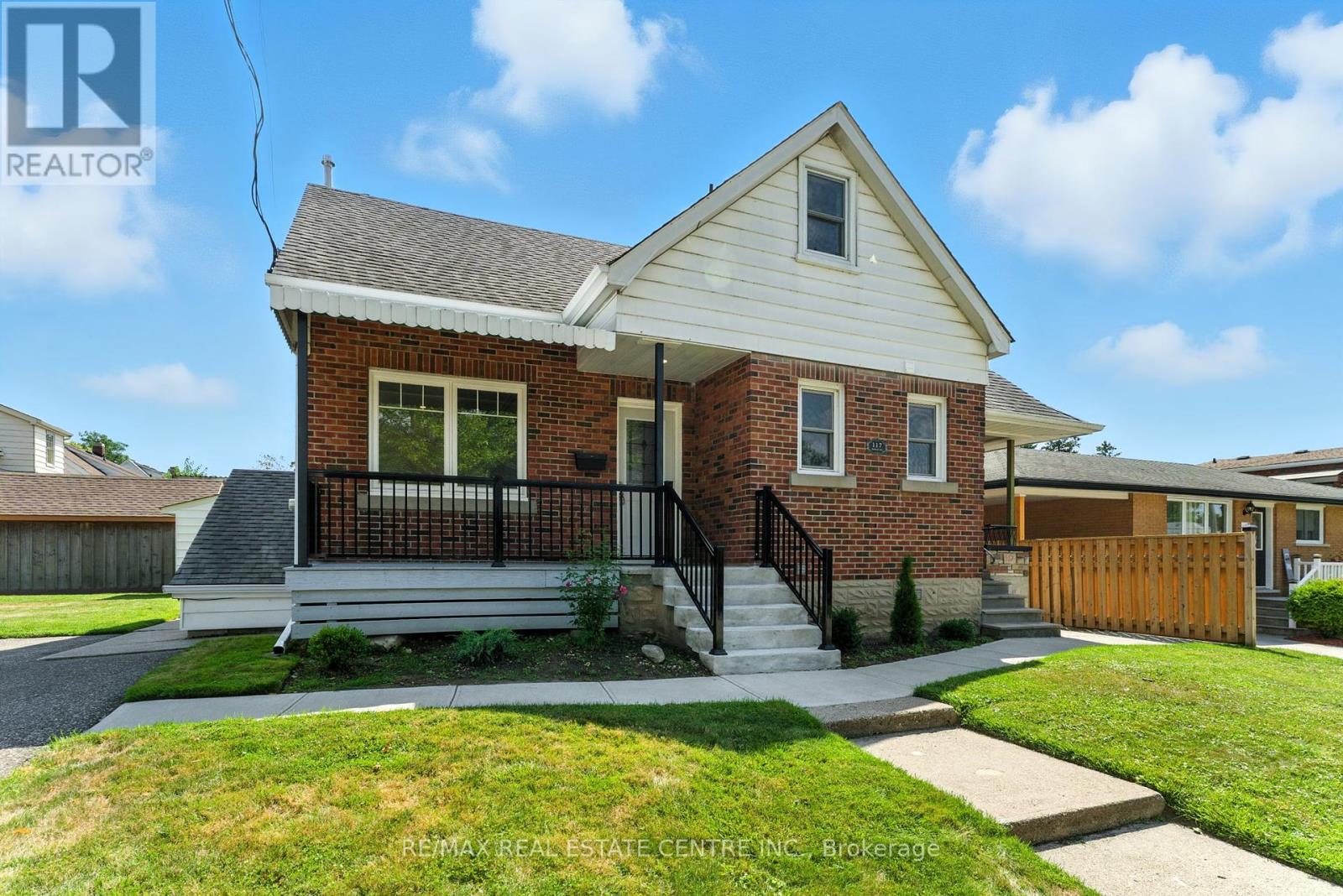 117 Pollock Avenue, Cambridge, Ontario  N1R 2C1 - Photo 1 - X12364714