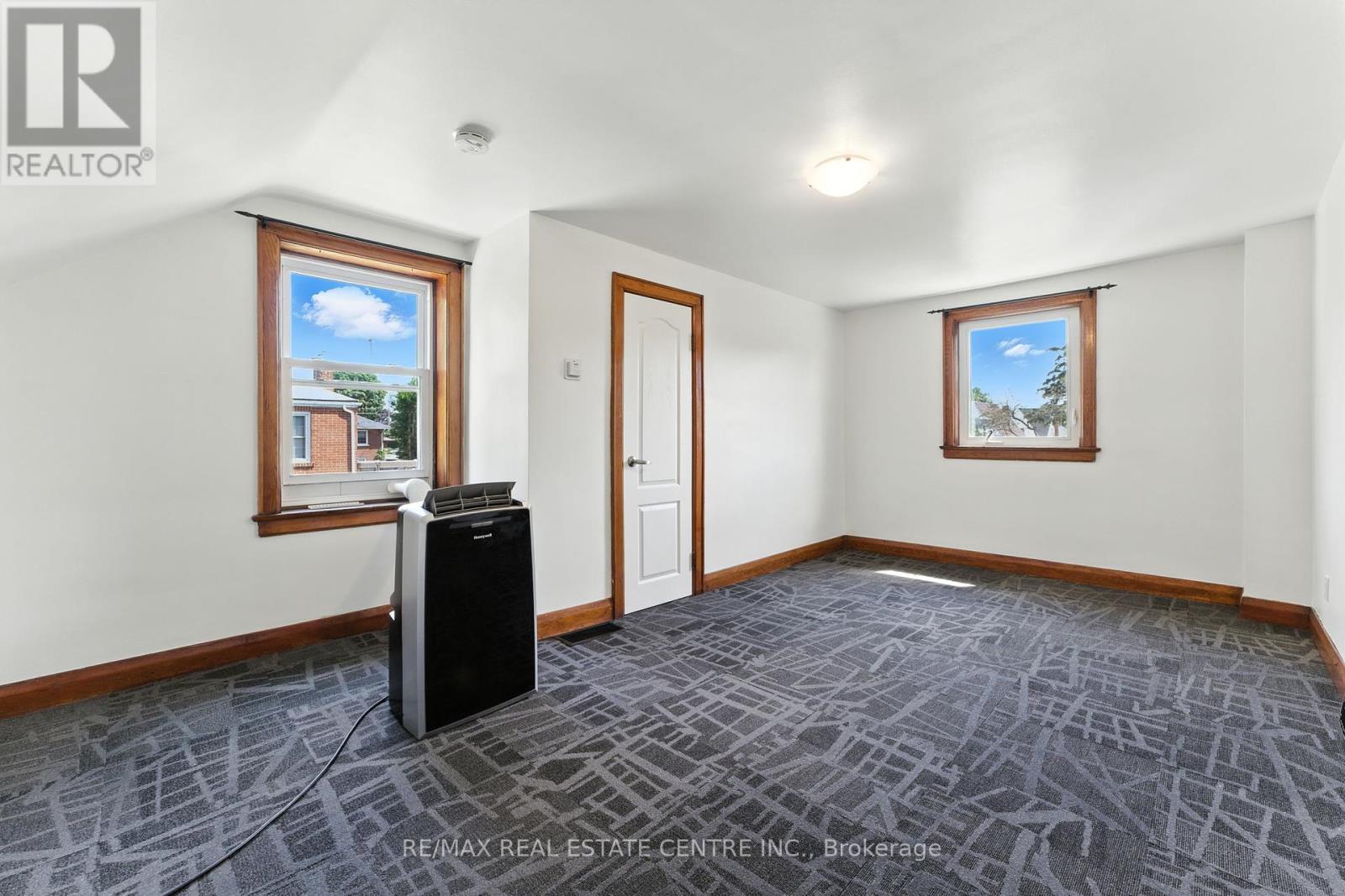 117 Pollock Avenue, Cambridge, Ontario  N1R 2C1 - Photo 18 - X12364714