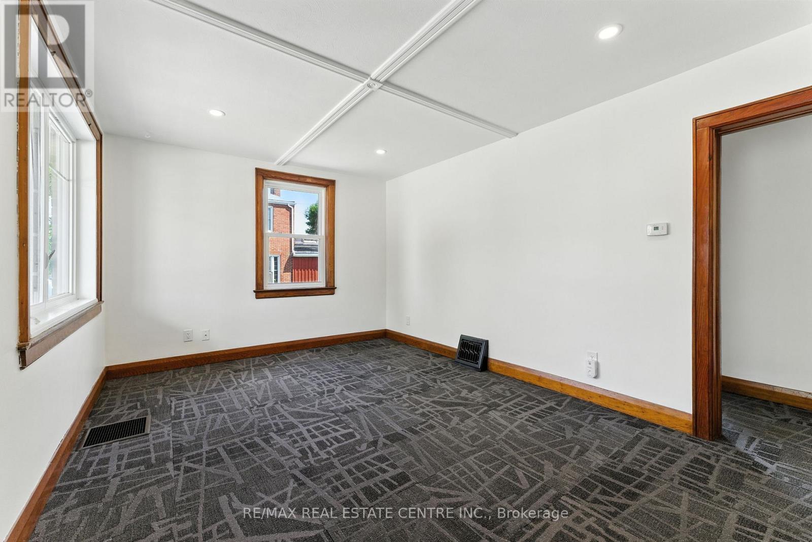117 Pollock Avenue, Cambridge, Ontario  N1R 2C1 - Photo 8 - X12364714