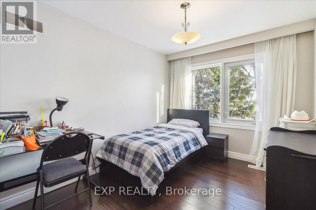 858 Trinity S, Hamilton, Ontario  L0R 1R0 - Photo 13 - X12364757