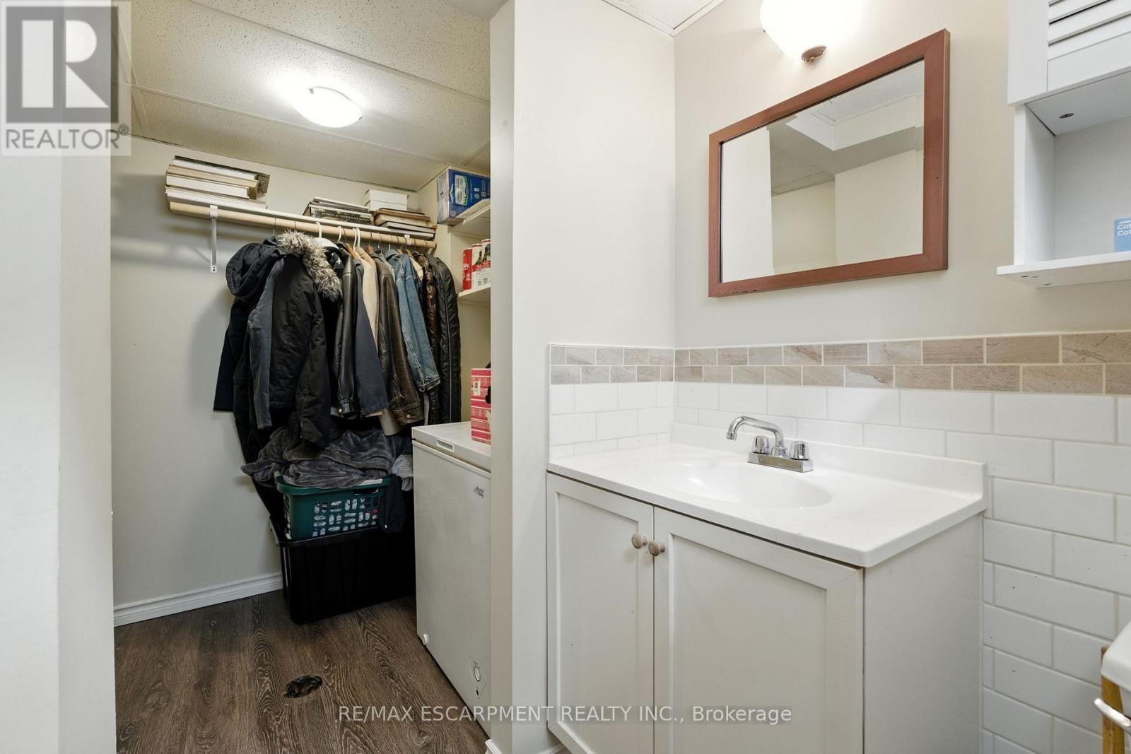 172 Adair Avenue N, Hamilton, Ontario  L8H 6A9 - Photo 32 - X12364820