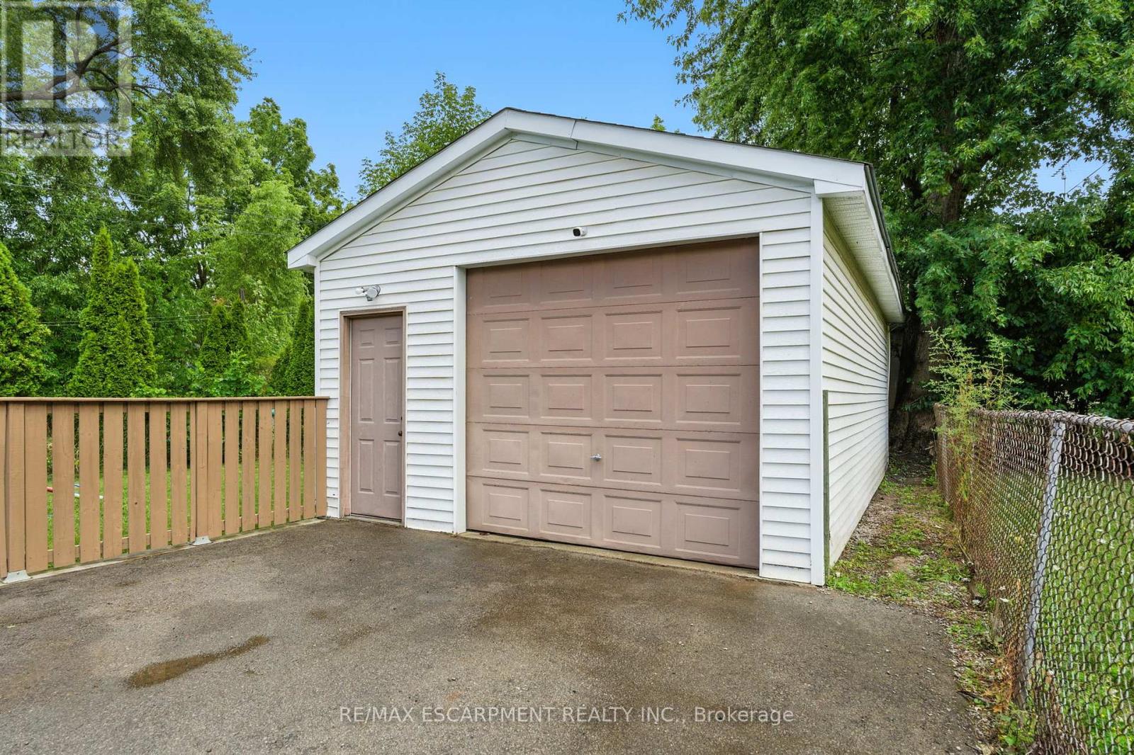 172 Adair Avenue N, Hamilton, Ontario  L8H 6A9 - Photo 40 - X12364820