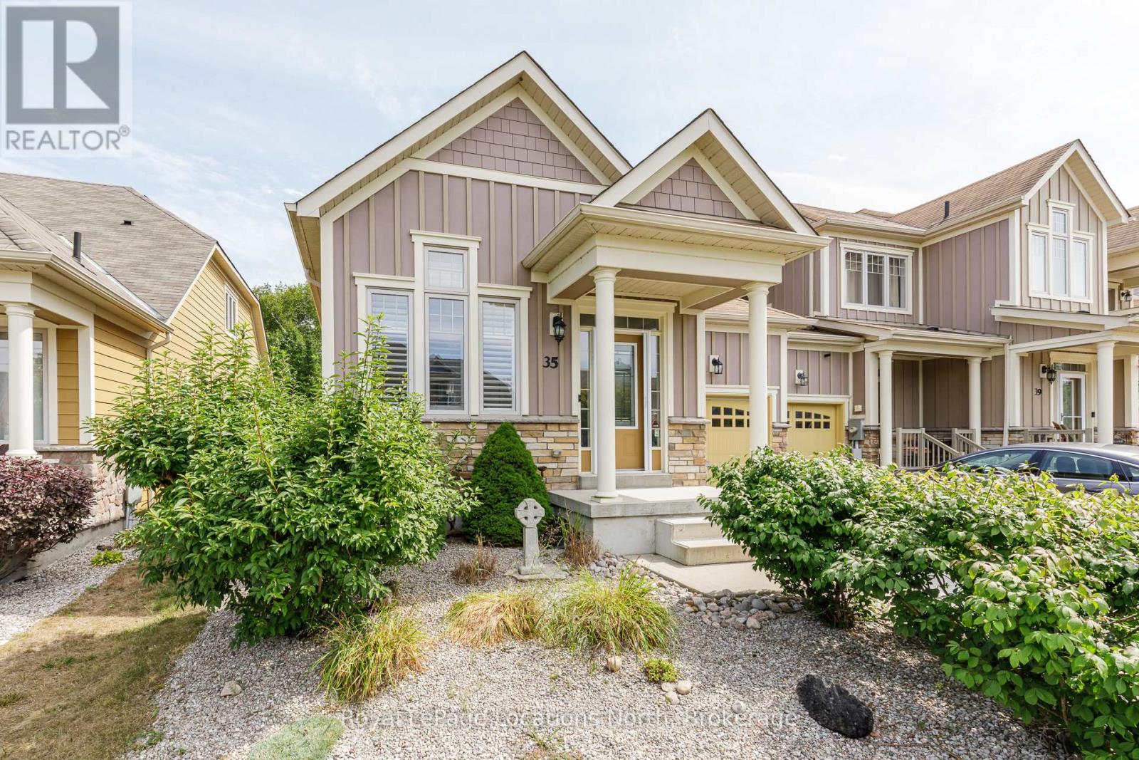 35 Sandy Coast Crescent, Wasaga Beach, Ontario  L9Z 2L2 - Photo 2 - S12364829
