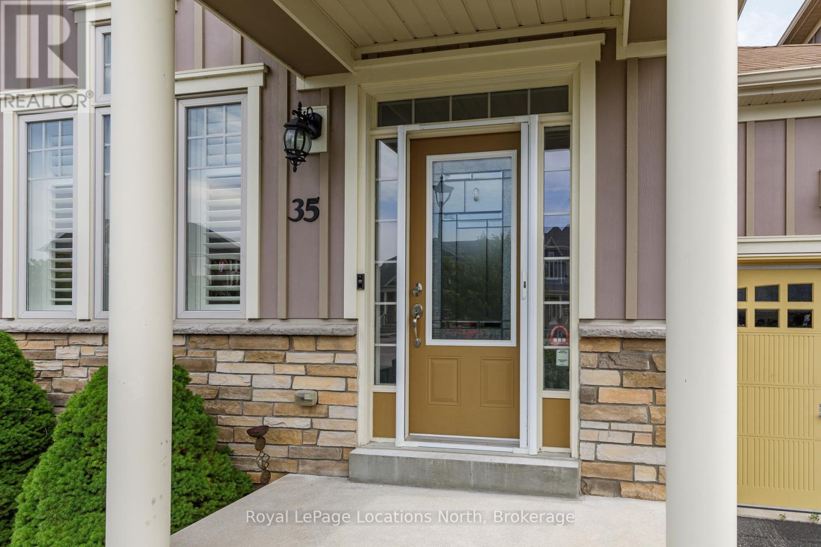 35 Sandy Coast Crescent, Wasaga Beach, Ontario  L9Z 2L2 - Photo 4 - S12364829