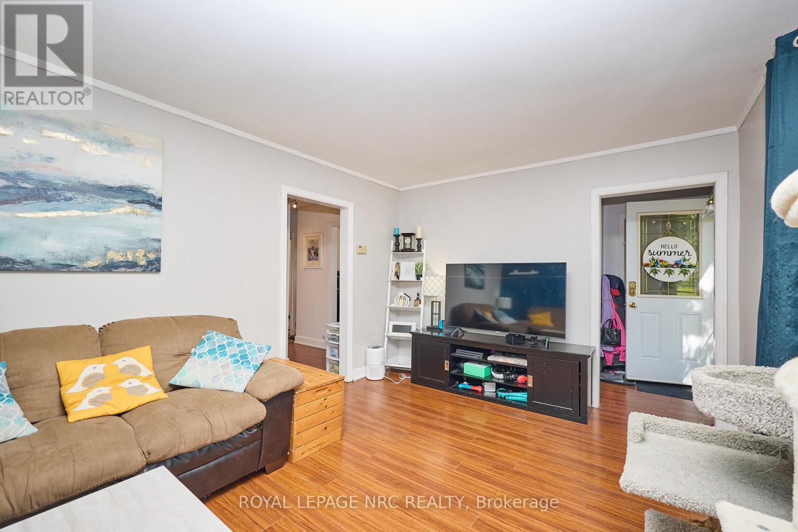 7221 Windsor Crescent, Niagara Falls, Ontario  L2G 1G2 - Photo 10 - X12364872