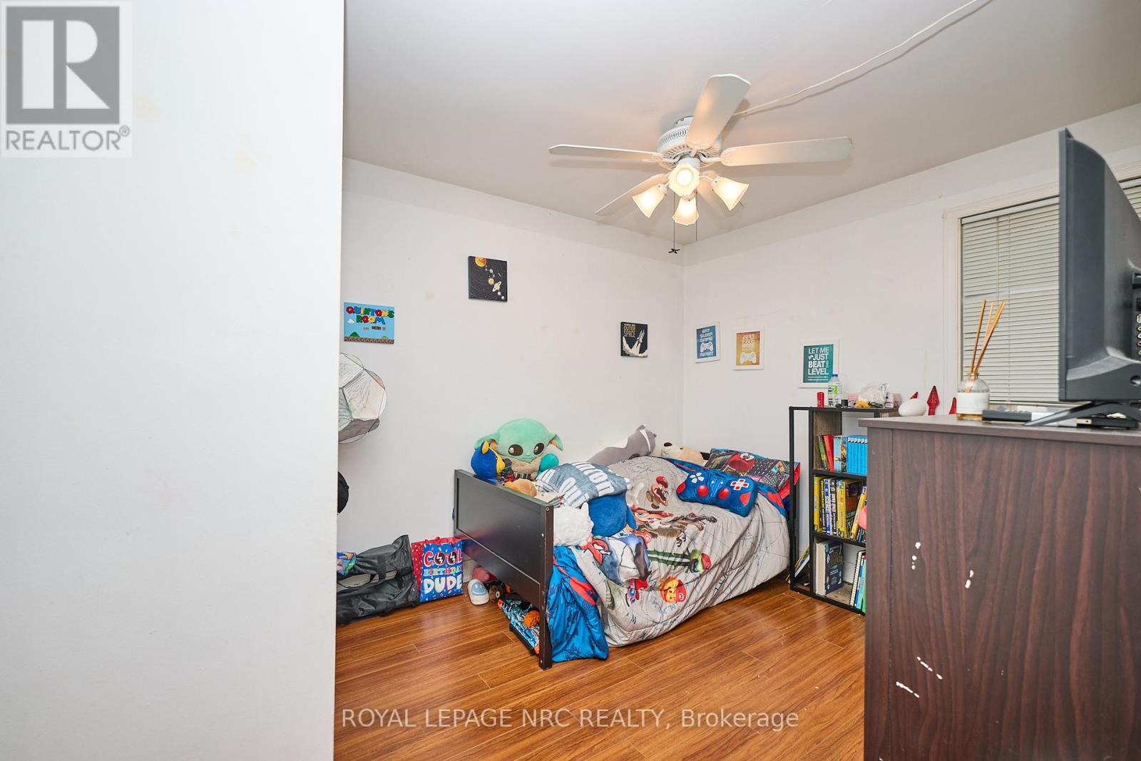 7221 Windsor Crescent, Niagara Falls, Ontario  L2G 1G2 - Photo 11 - X12364872