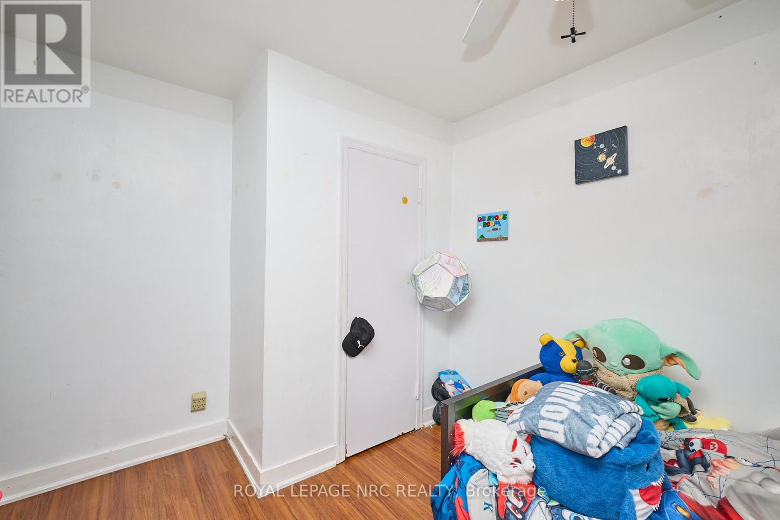 7221 Windsor Crescent, Niagara Falls, Ontario  L2G 1G2 - Photo 12 - X12364872