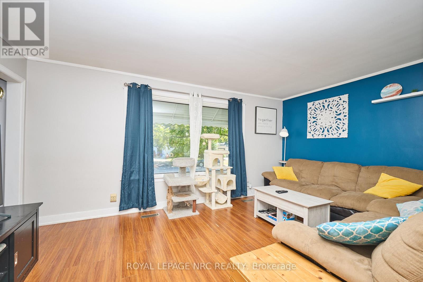 7221 Windsor Crescent, Niagara Falls, Ontario  L2G 1G2 - Photo 8 - X12364872