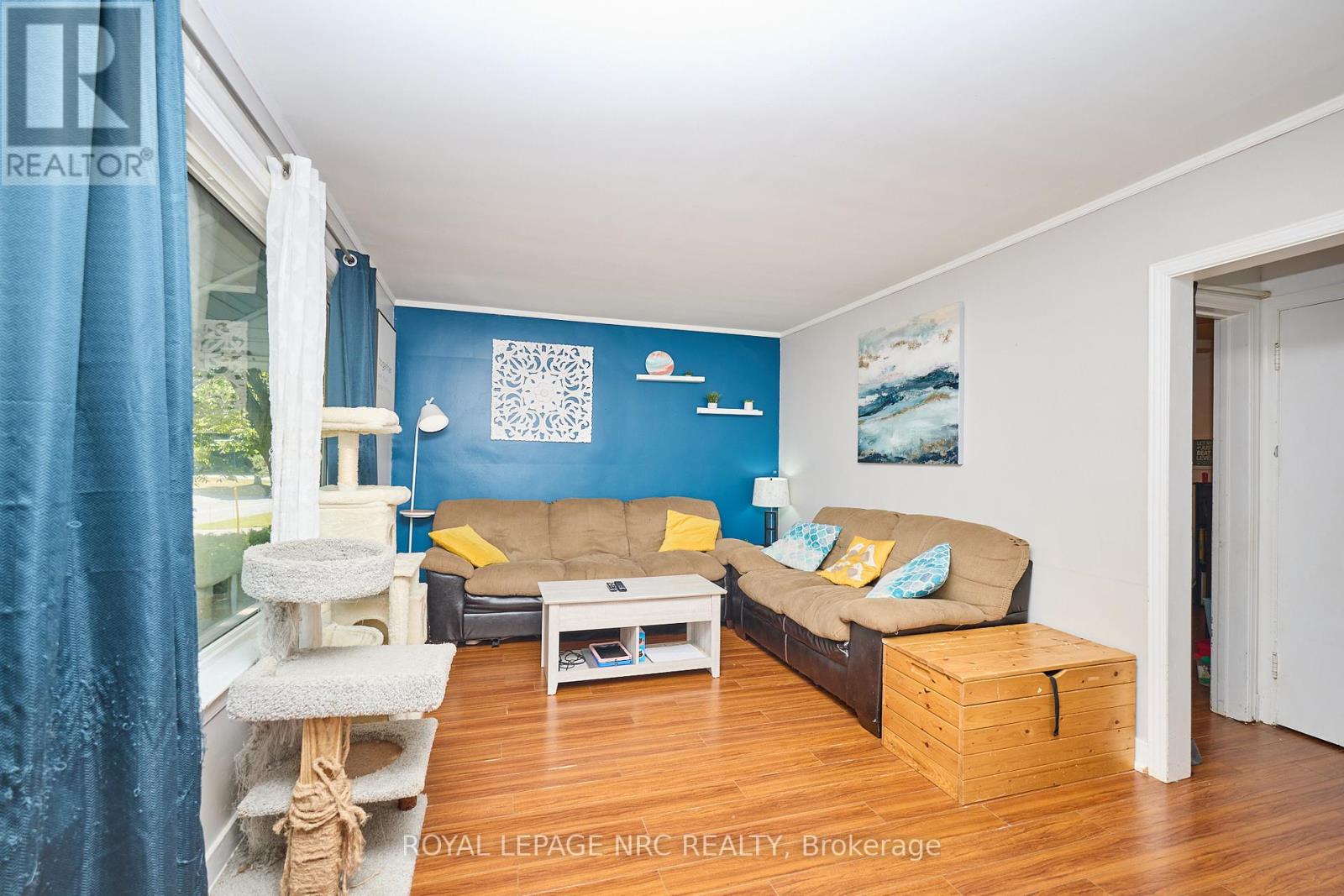 7221 Windsor Crescent, Niagara Falls, Ontario  L2G 1G2 - Photo 9 - X12364872