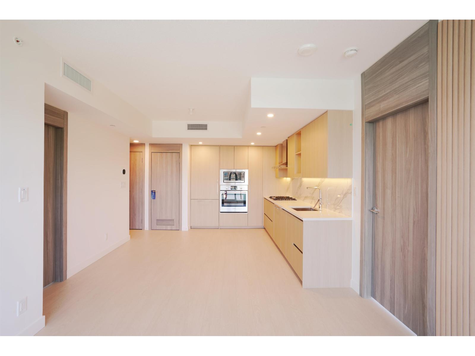 805 13768 100 AVENUE, Surrey, British Columbia