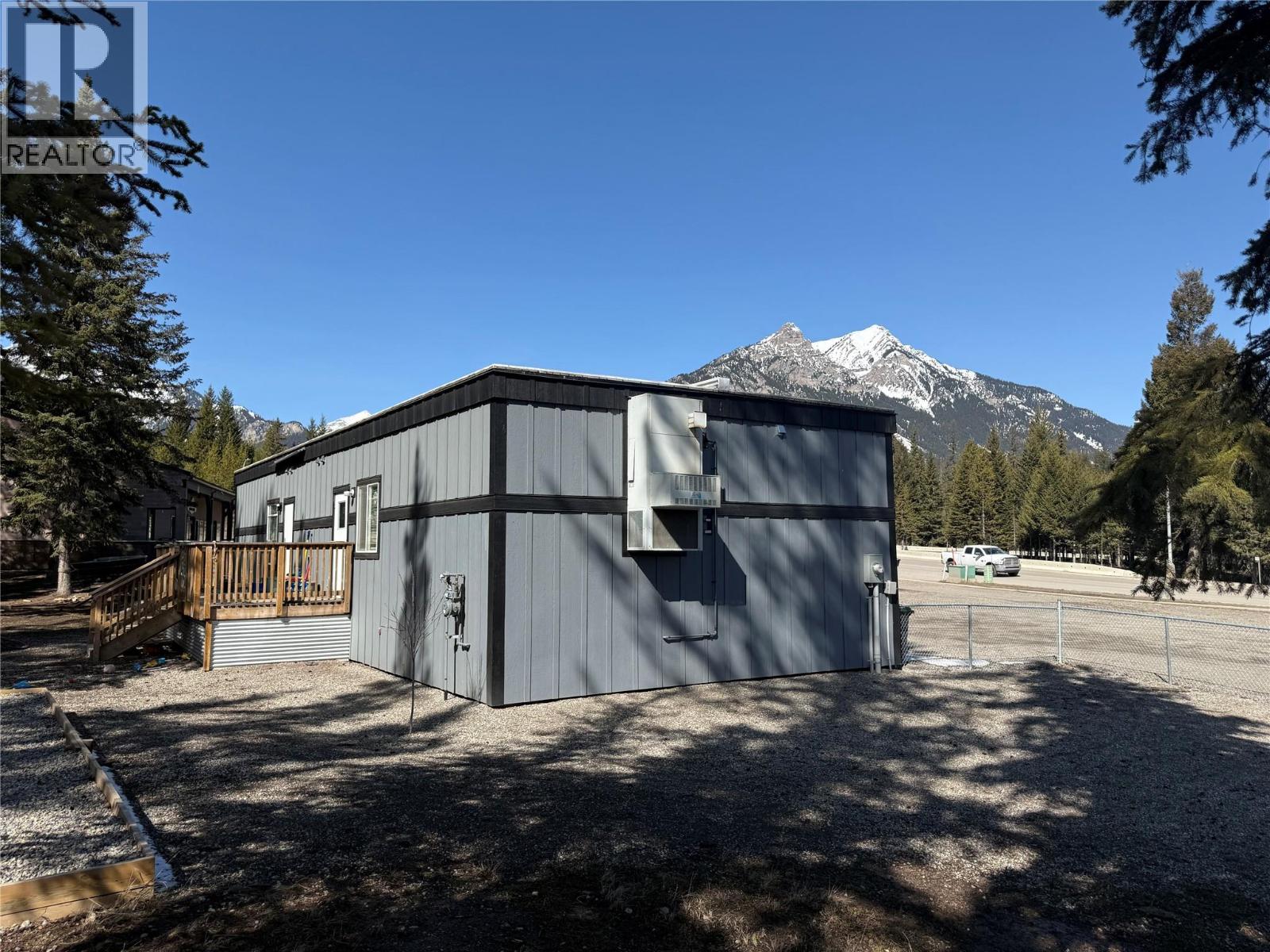 2100 Balmer Drive, Elkford, British Columbia  V0B 1H0 - Photo 43 - 10343063
