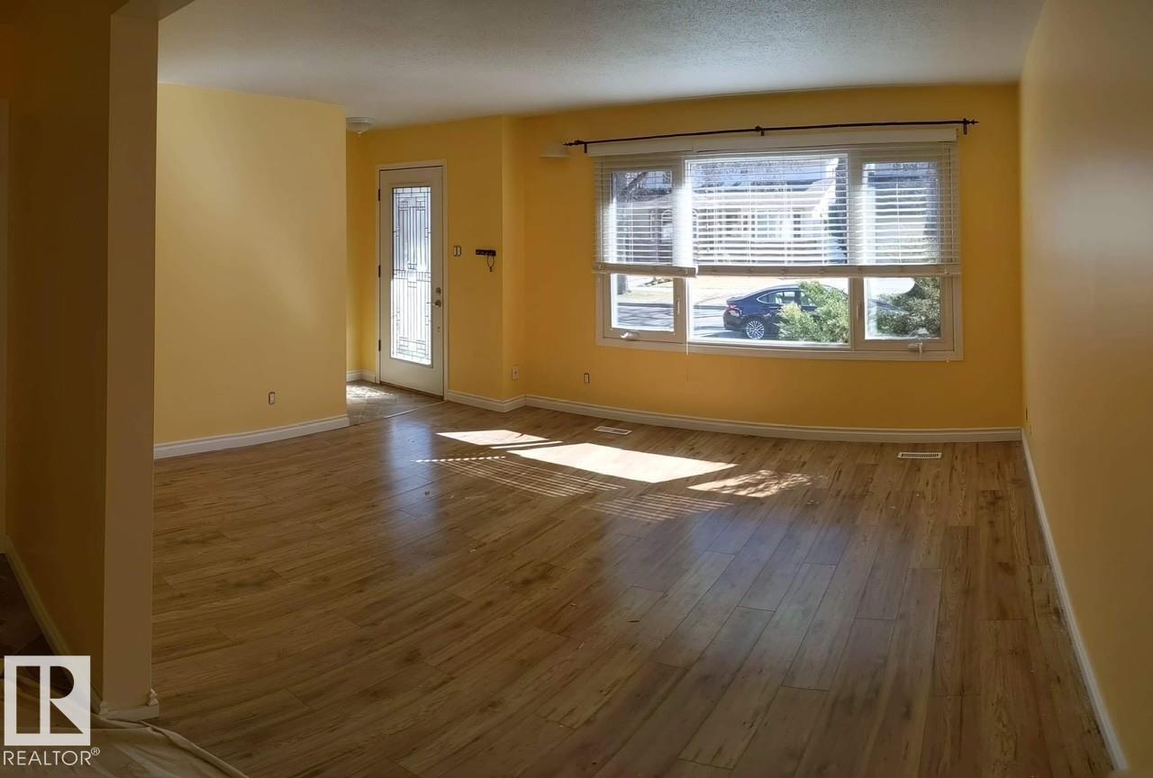 9426/9428 96a St Nw, Edmonton, Alberta  T6C 3Z7 - Photo 14 - E4454732