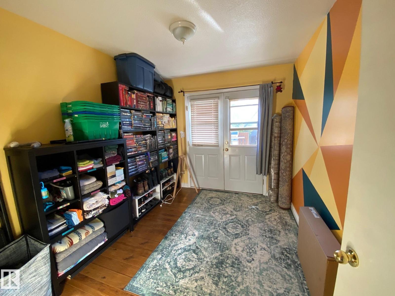 9426/9428 96a St Nw, Edmonton, Alberta  T6C 3Z7 - Photo 17 - E4454732