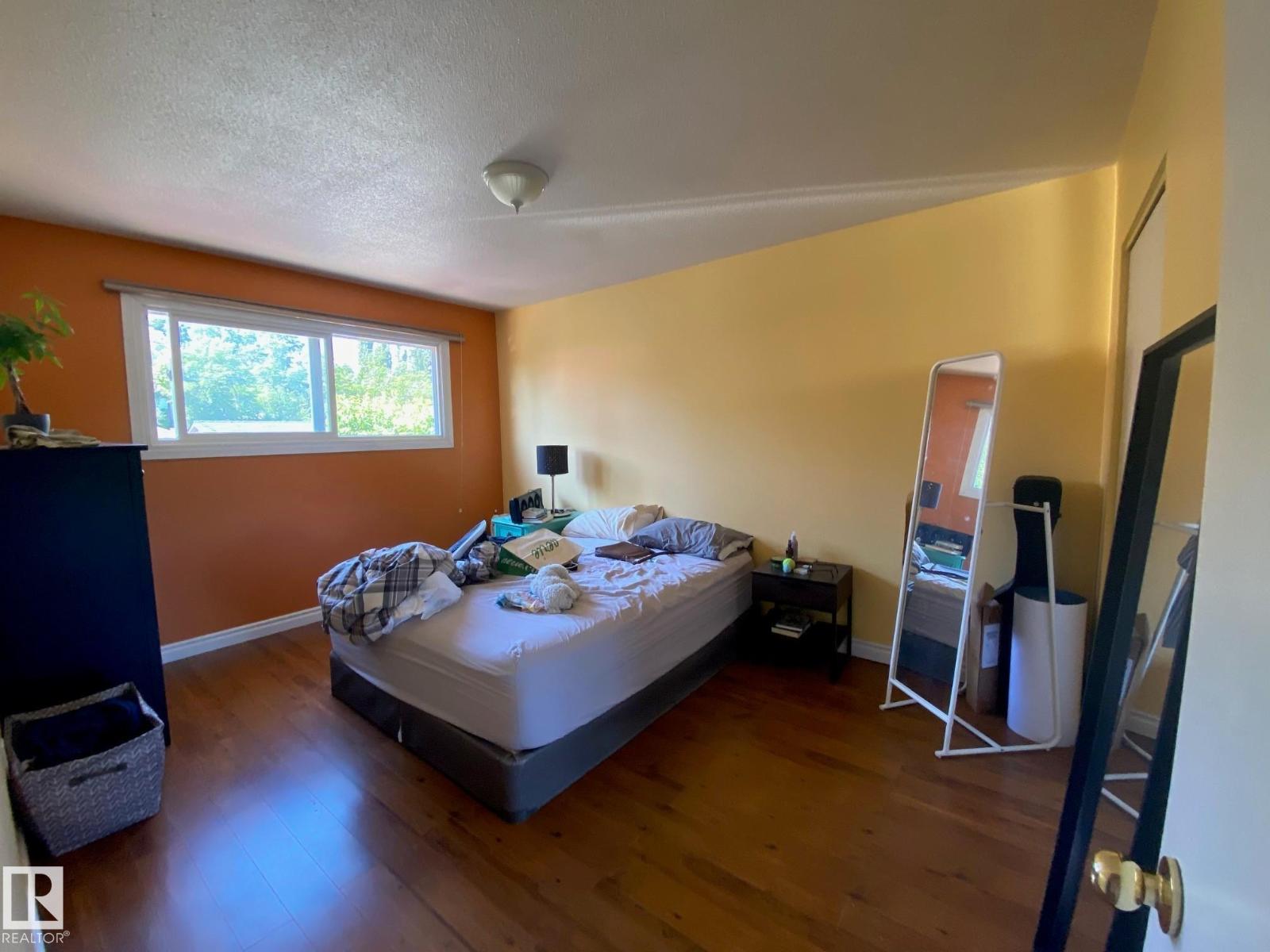 9426/9428 96a St Nw, Edmonton, Alberta  T6C 3Z7 - Photo 19 - E4454732