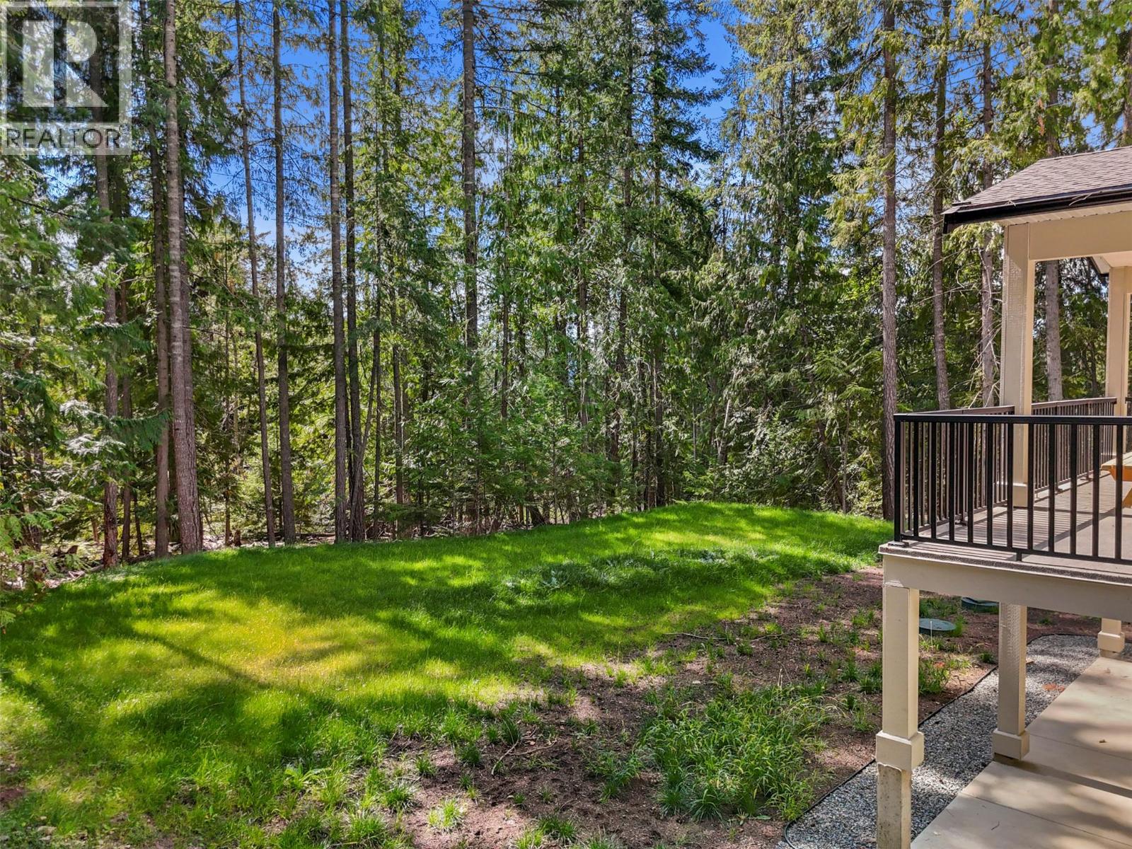7279 Birch Close, Anglemont, British Columbia  V0E 1M8 - Photo 38 - 10360402