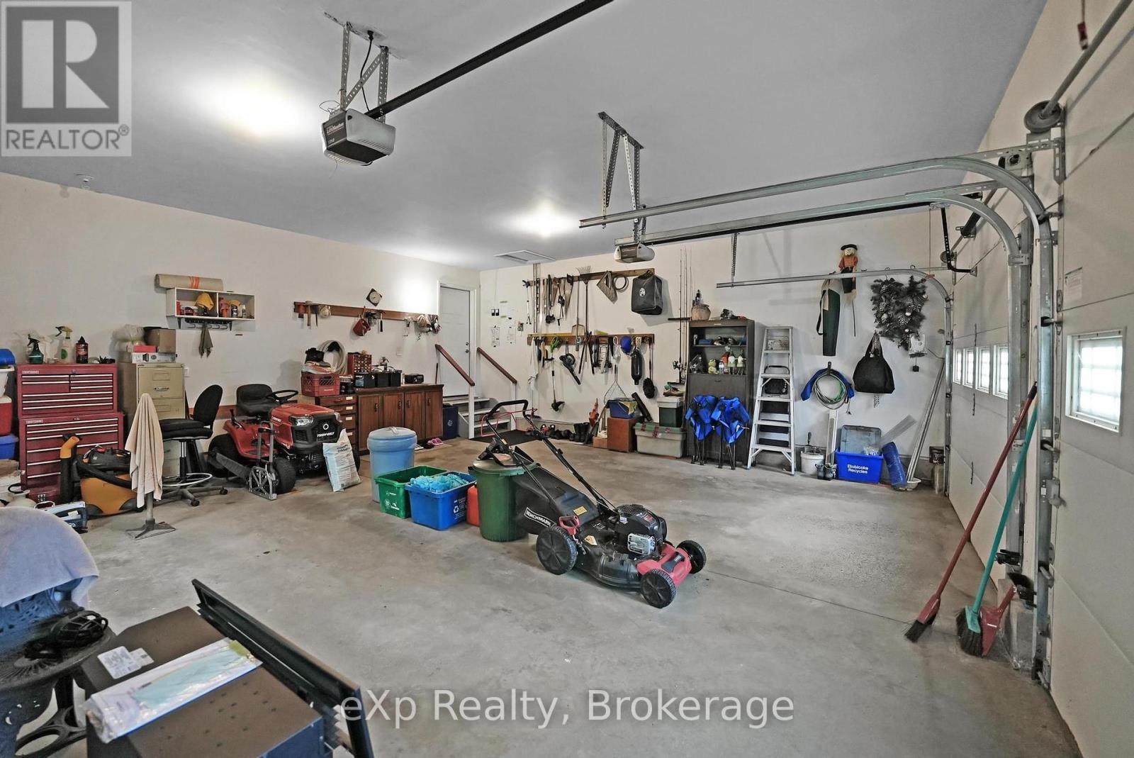42 Sancayne Street, Dysart Et Al, Ontario  K0M 1S0 - Photo 38 - X12360177