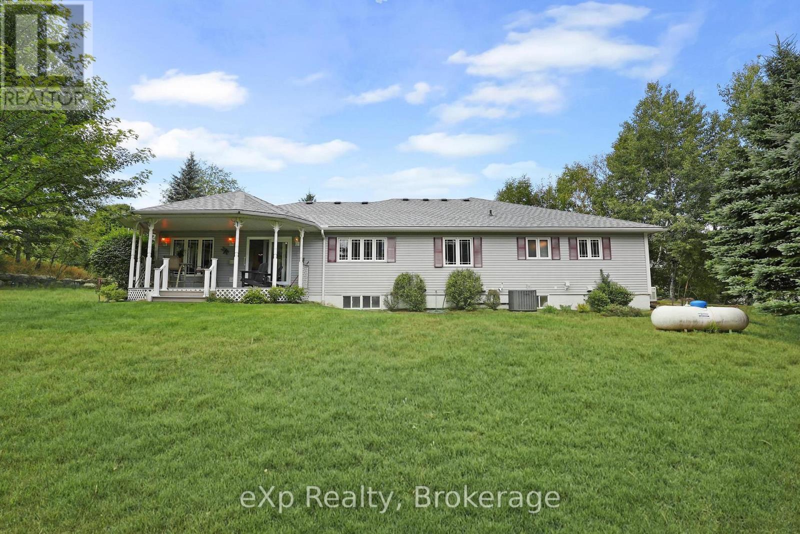 42 Sancayne Street, Dysart Et Al, Ontario  K0M 1S0 - Photo 30 - X12360177