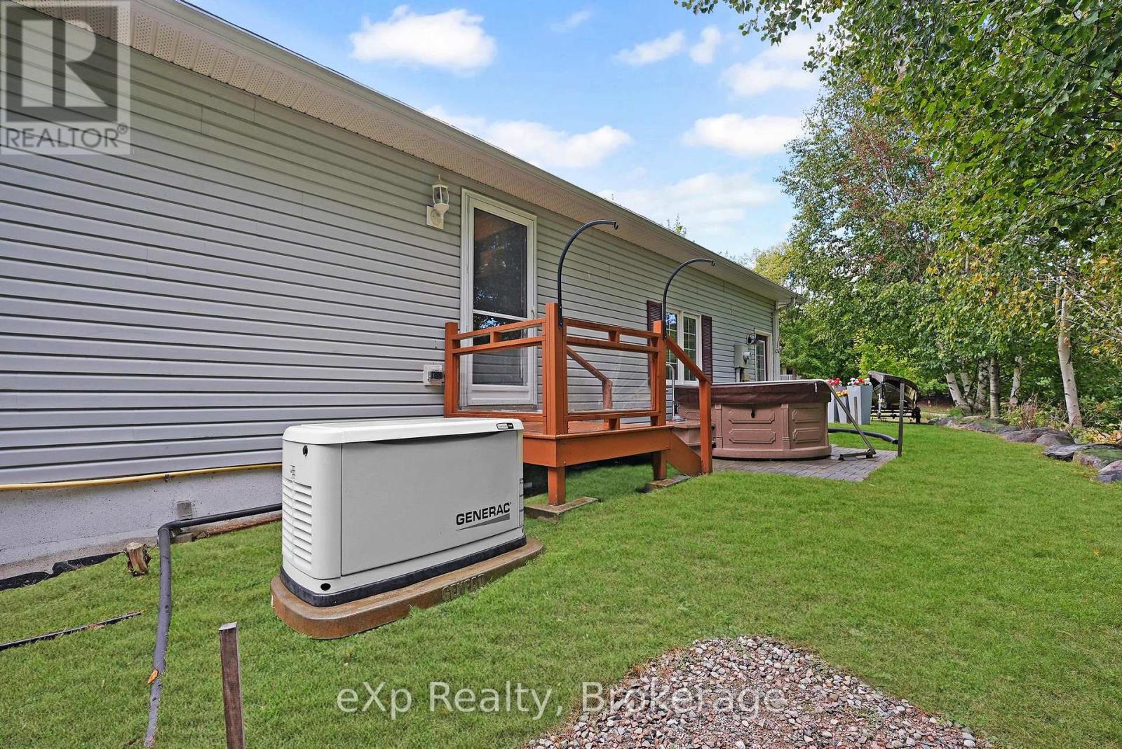42 Sancayne Street, Dysart Et Al, Ontario  K0M 1S0 - Photo 31 - X12360177