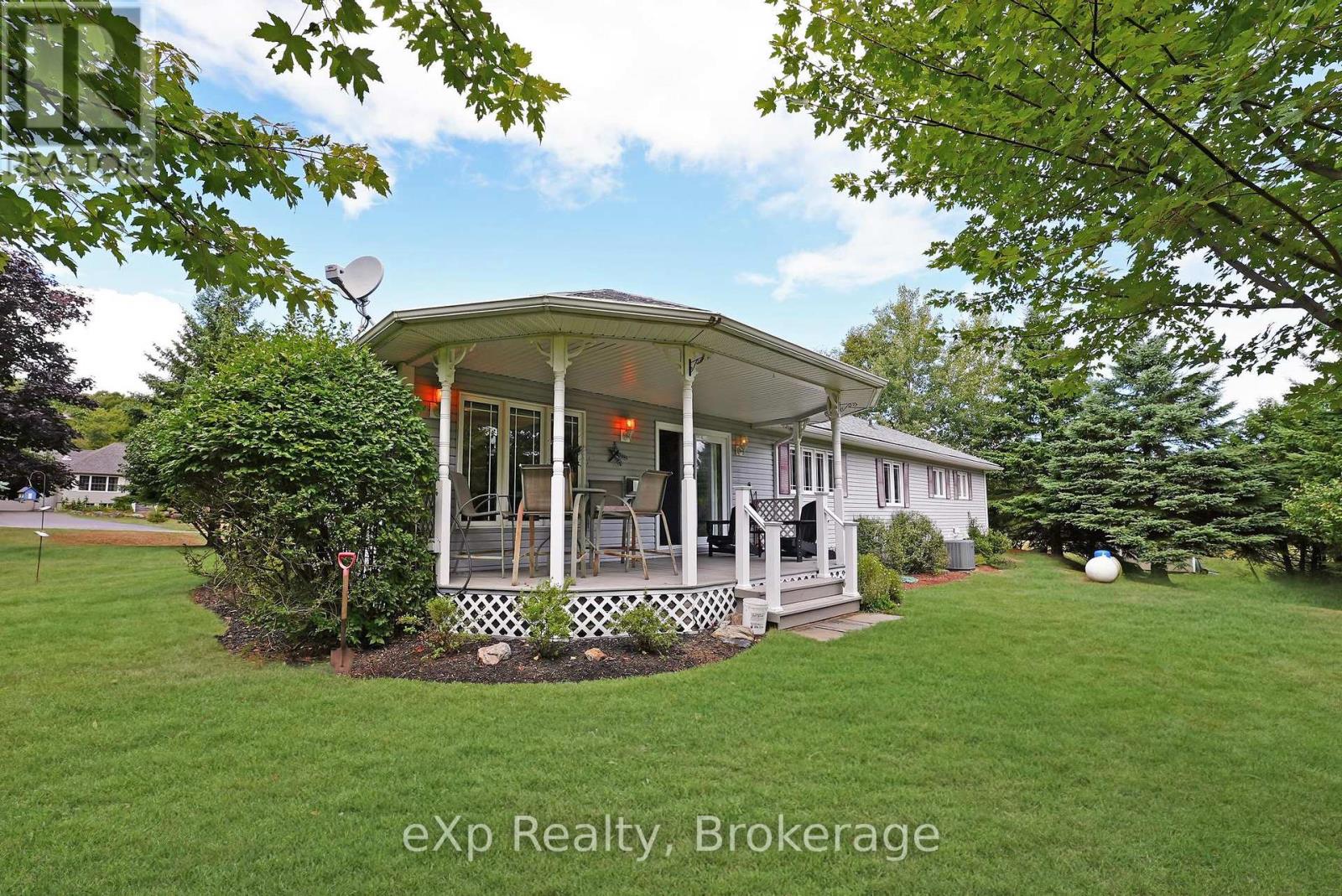 42 Sancayne Street, Dysart Et Al, Ontario  K0M 1S0 - Photo 35 - X12360177