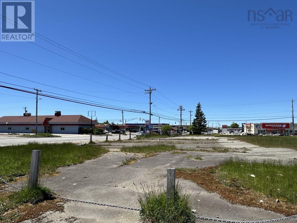 70 Starrs Road, Yarmouth, Nova Scotia  B5A 2T5 - Photo 2 - 202521640