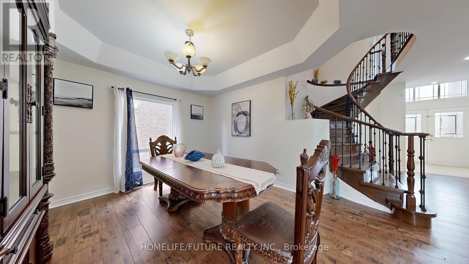 51 Estate Garden Drive, Richmond Hill, Ontario  L4E 3V5 - Photo 17 - N12357335
