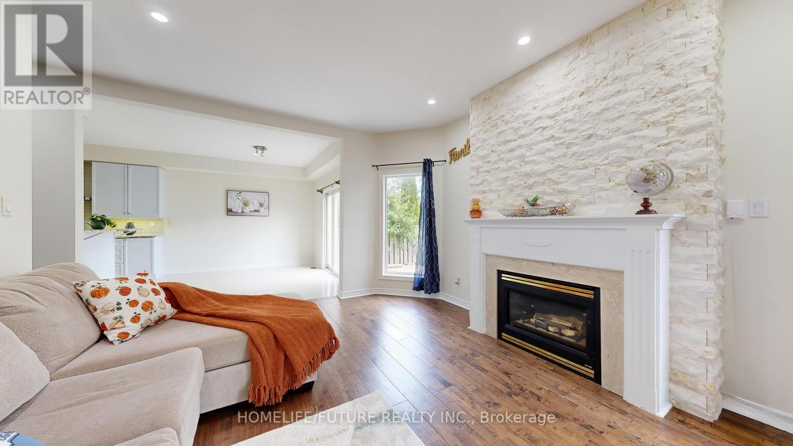 51 Estate Garden Drive, Richmond Hill, Ontario  L4E 3V5 - Photo 12 - N12357335