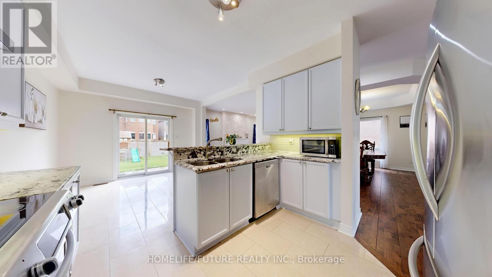 Property at 51 ESTATE GARDEN DRIVE image 5