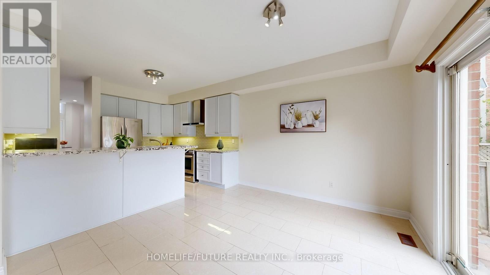 51 Estate Garden Drive, Richmond Hill, Ontario  L4E 3V5 - Photo 7 - N12357335