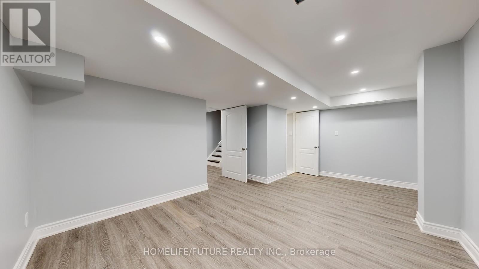 51 Estate Garden Drive, Richmond Hill, Ontario  L4E 3V5 - Photo 36 - N12357335