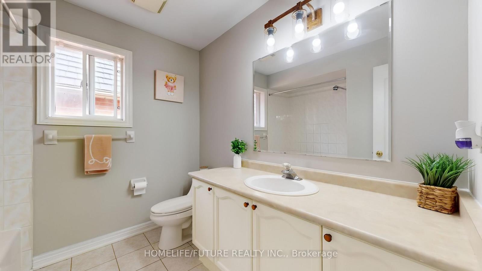 51 Estate Garden Drive, Richmond Hill, Ontario  L4E 3V5 - Photo 30 - N12357335