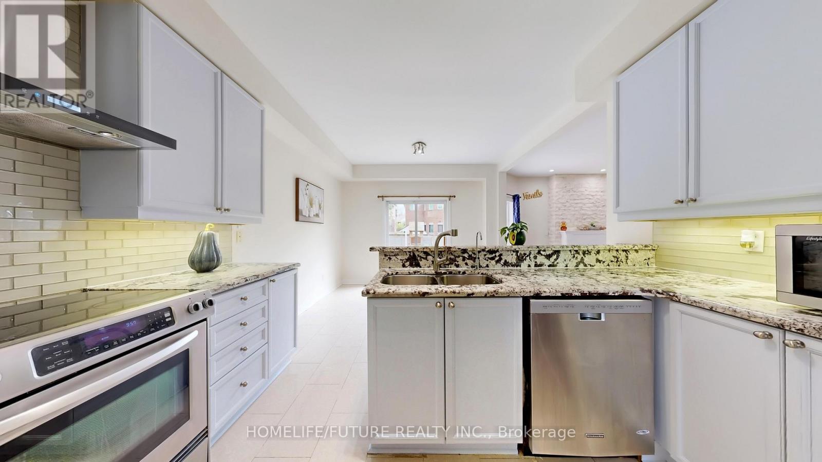 Property at 51 ESTATE GARDEN DRIVE image 4