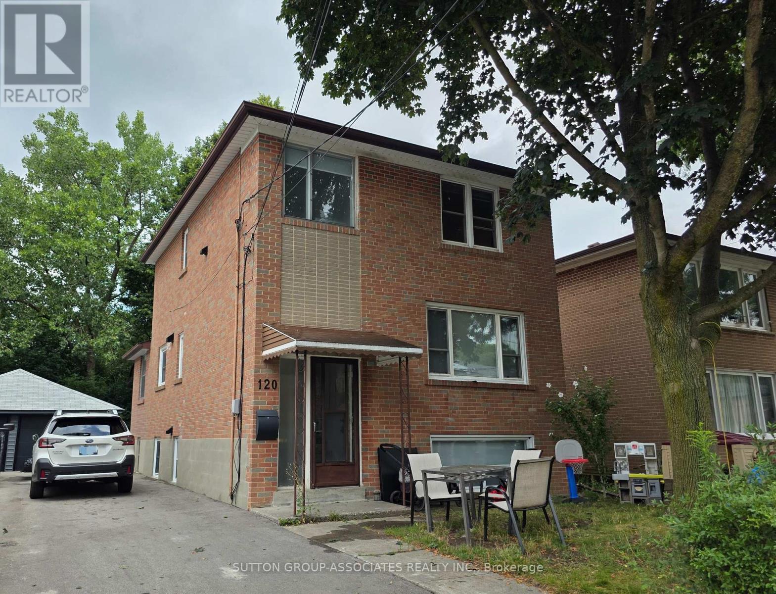 Property at 120 EDINBOROUGH COURT image 1