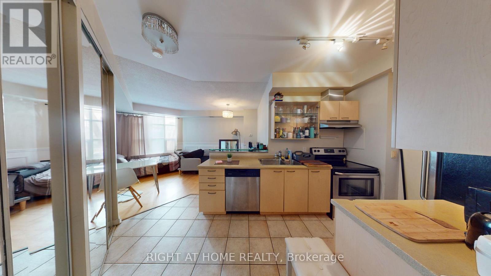 908 - 438 Richmond Street W, Toronto, Ontario  M5V 3S6 - Photo 10 - C12364837