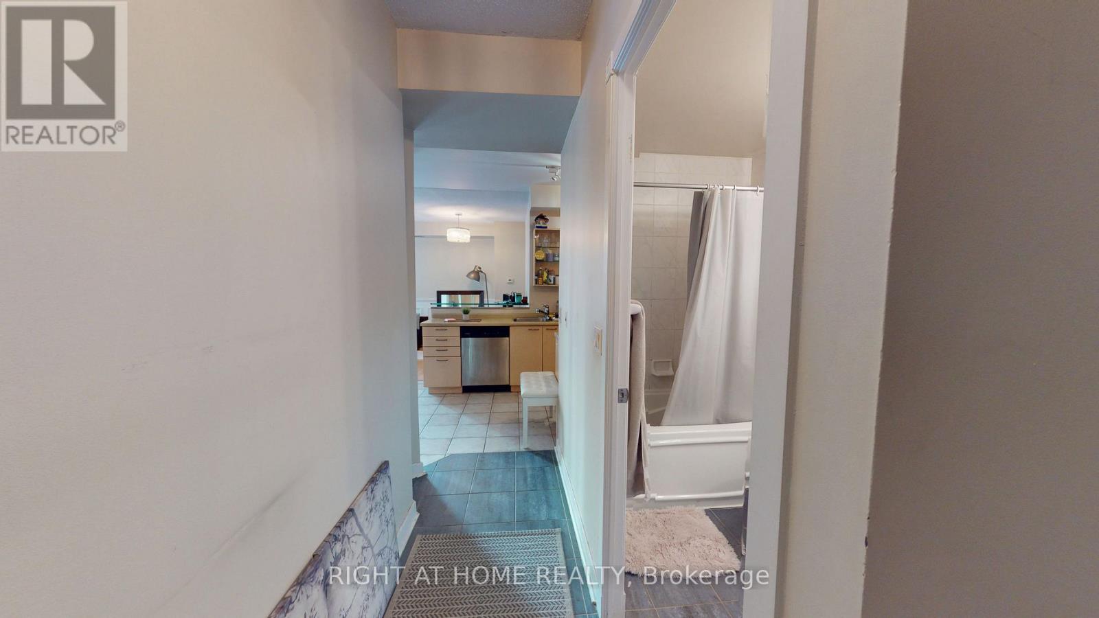 908 - 438 Richmond Street W, Toronto, Ontario  M5V 3S6 - Photo 5 - C12364837