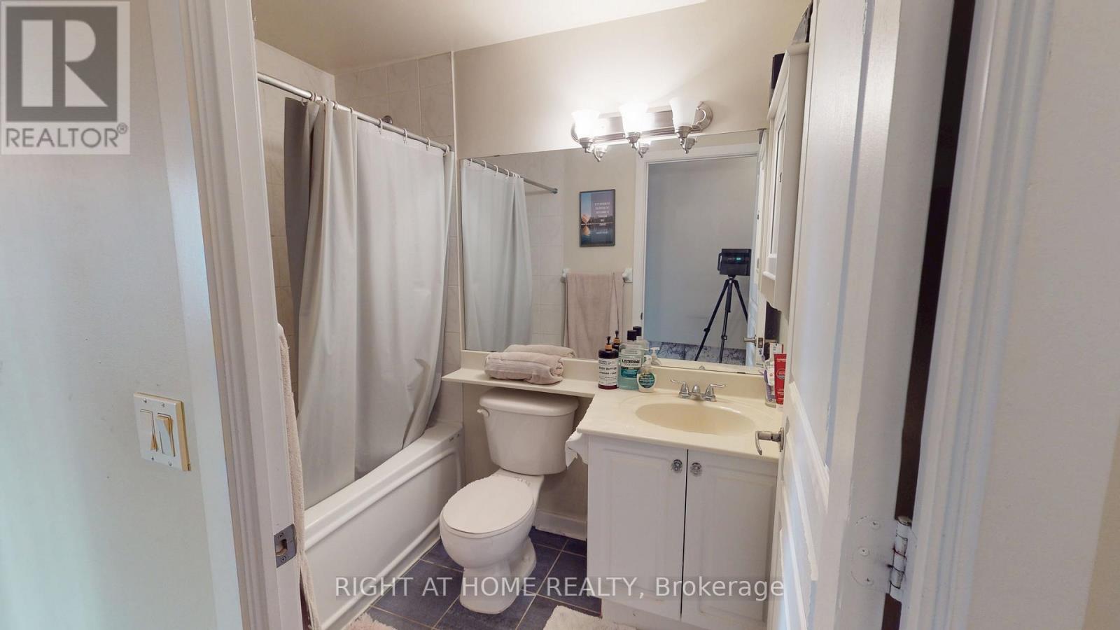 908 - 438 Richmond Street W, Toronto, Ontario  M5V 3S6 - Photo 7 - C12364837