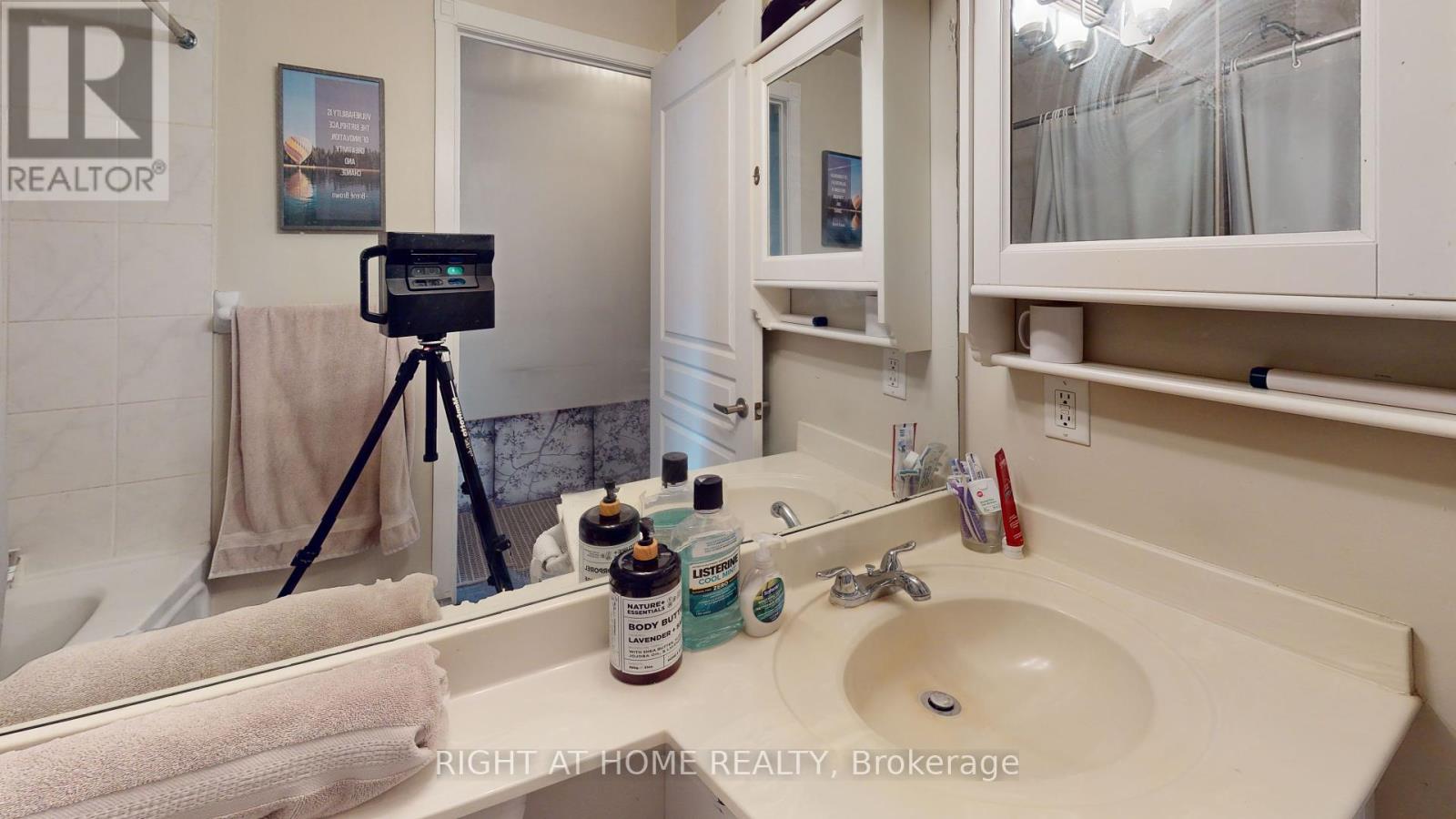 908 - 438 Richmond Street W, Toronto, Ontario  M5V 3S6 - Photo 9 - C12364837