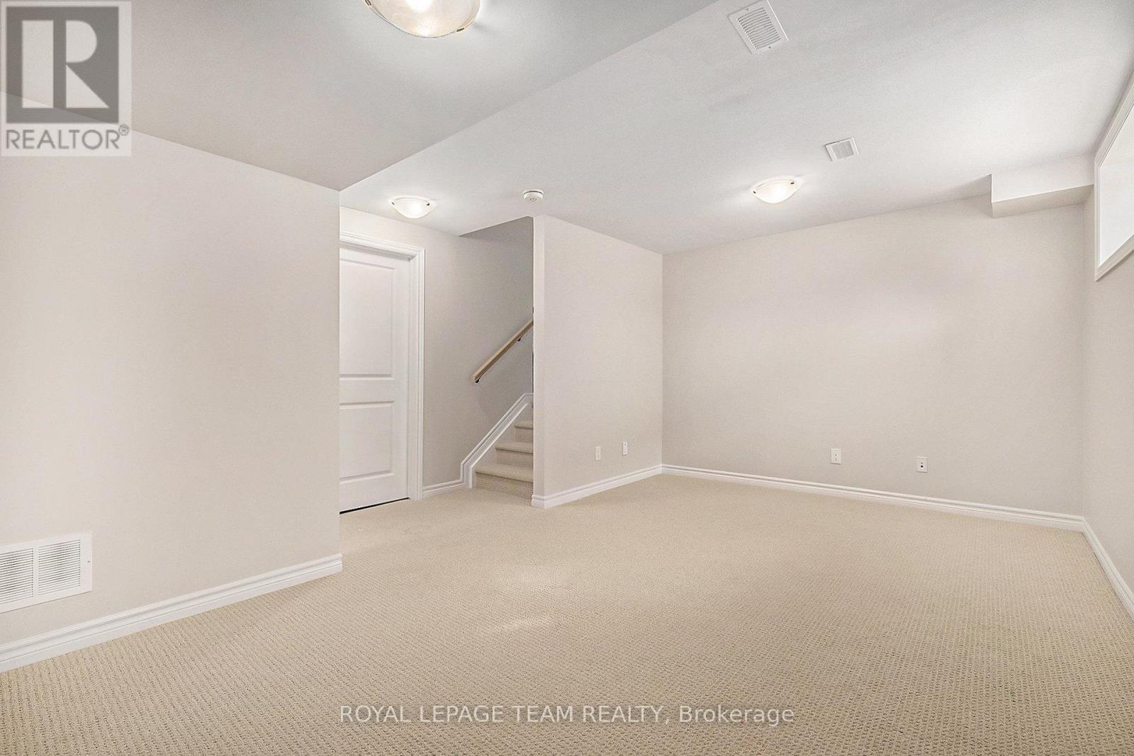 130 Wabikon Crescent, Ottawa, Ontario  K1X 0H8 - Photo 27 - X12364956