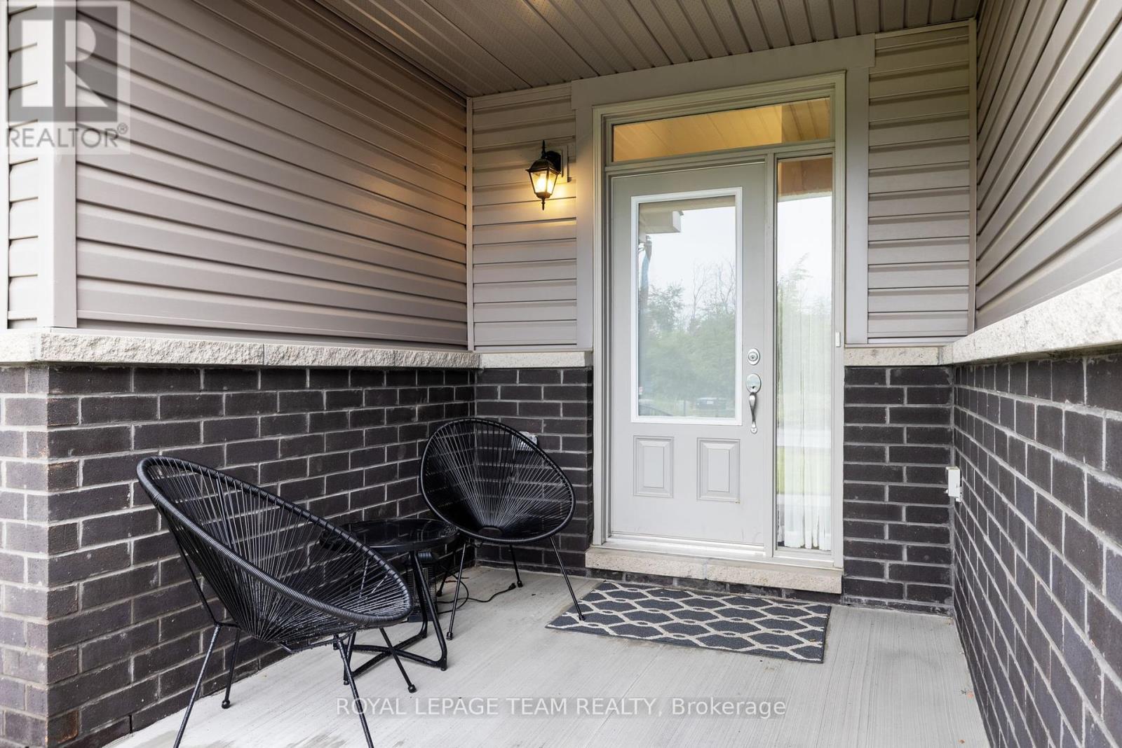 Property at 130 WABIKON CRESCENT image 4