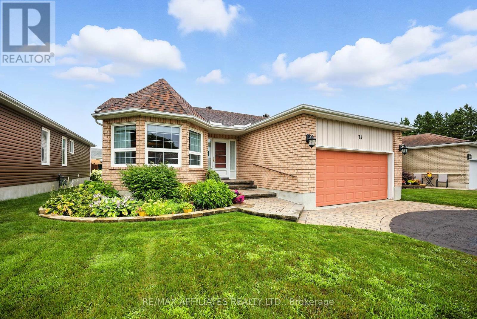 74 DECARIA BOULEVARD, perth, Ontario
