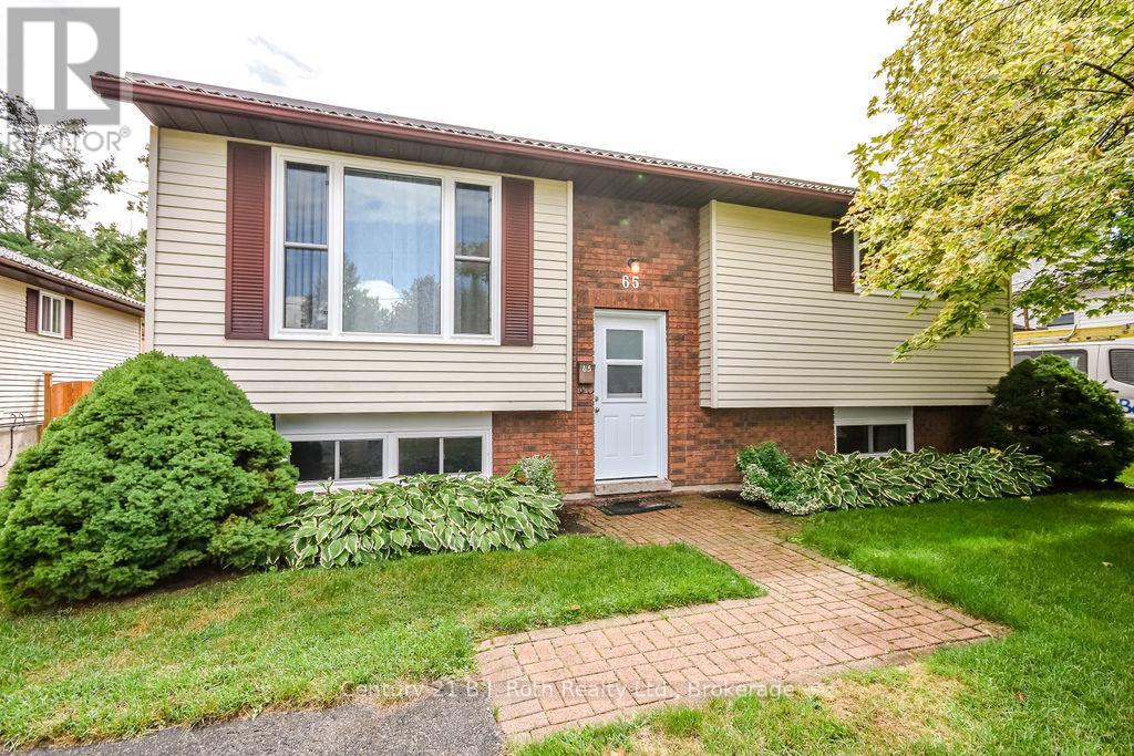 65 Lahay Avenue, Orillia, Ontario  L3V 7A2 - Photo 1 - S12364931