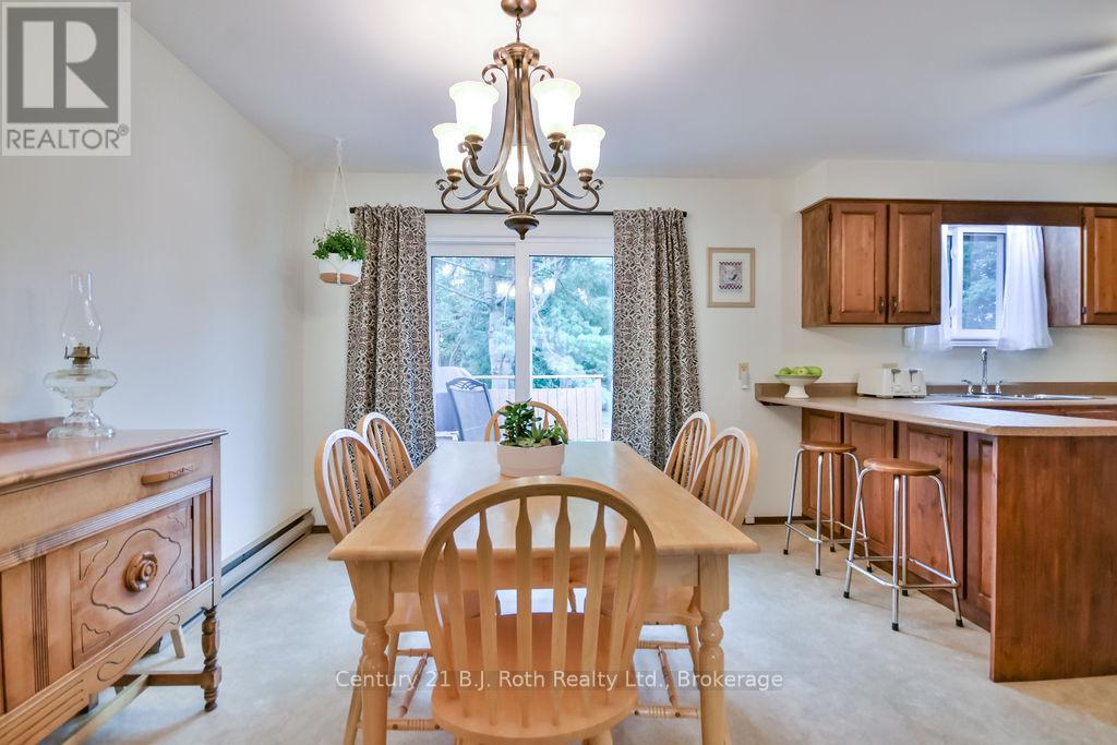 65 Lahay Avenue, Orillia, Ontario  L3V 7A2 - Photo 11 - S12364931