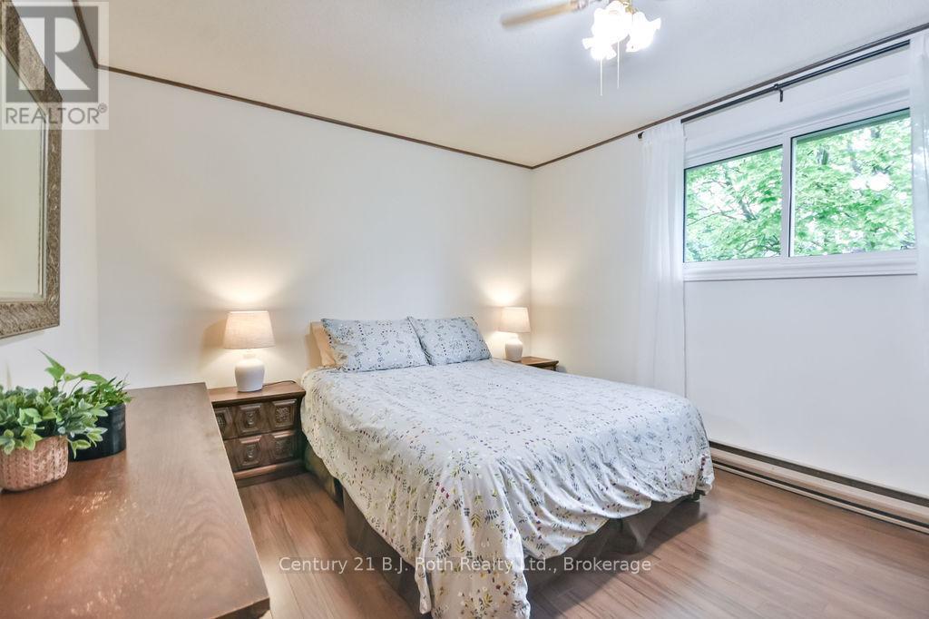 65 Lahay Avenue, Orillia, Ontario  L3V 7A2 - Photo 21 - S12364931