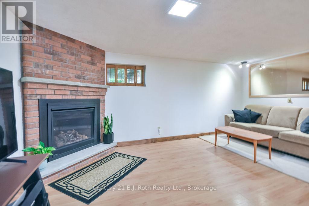 65 Lahay Avenue, Orillia, Ontario  L3V 7A2 - Photo 30 - S12364931