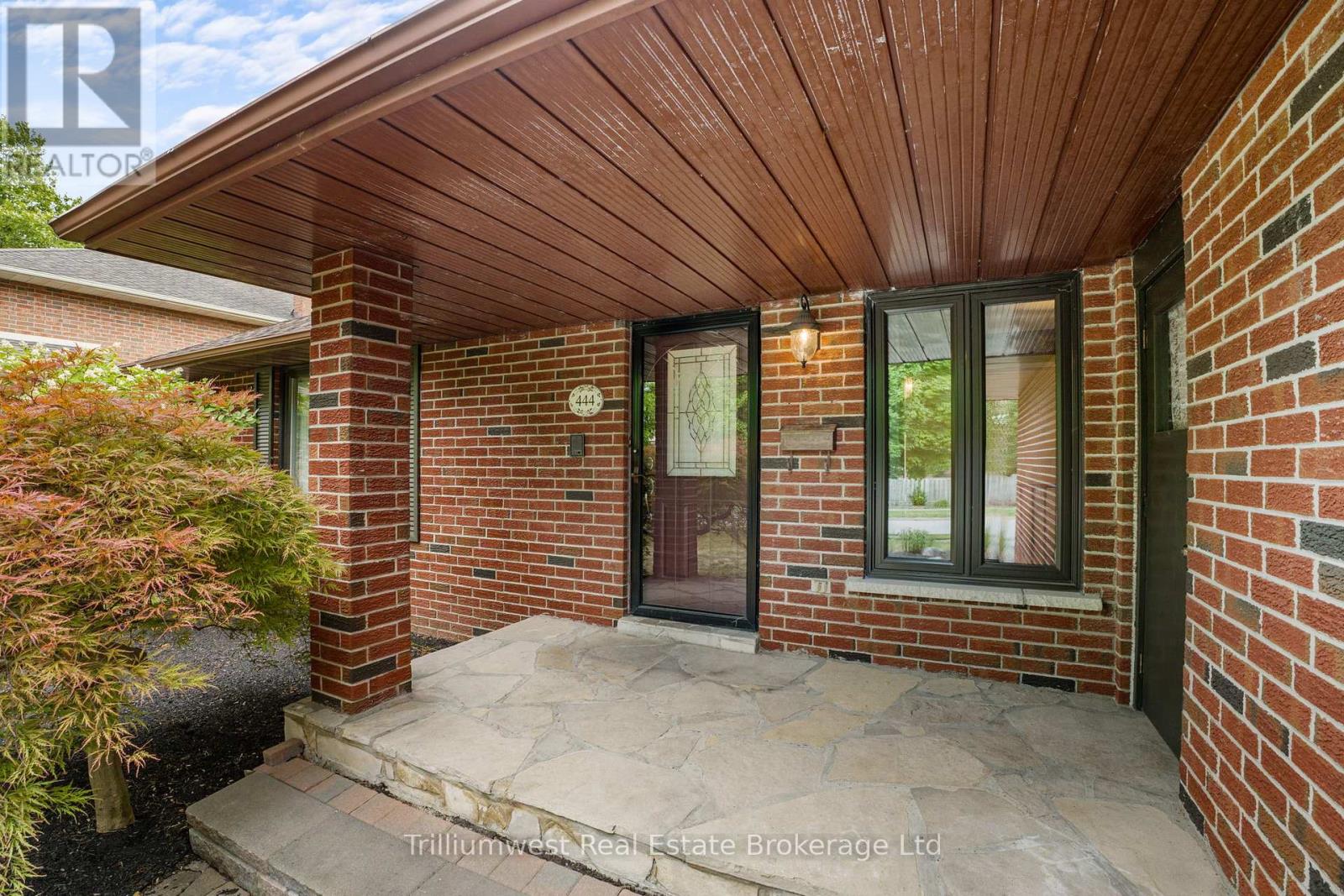 444 Bonny Meadow Road, Oakville, Ontario  L6J 6J2 - Photo 5 - W12364988